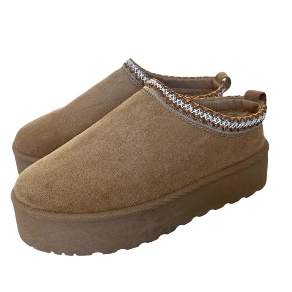 Mudd Tan Platform Slippers